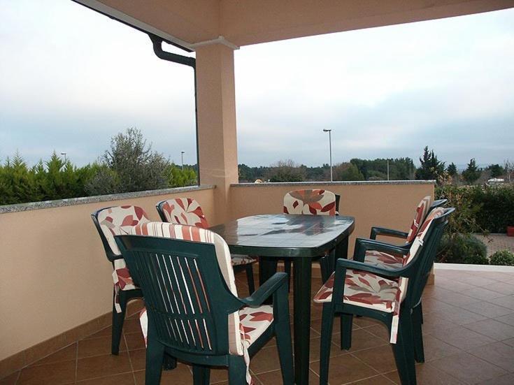 Apartments Villa Fernetich Premantura Quarto foto