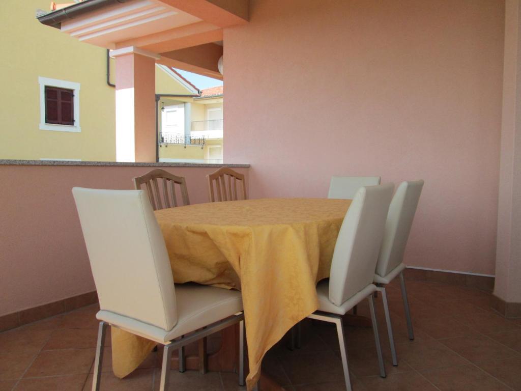 Apartments Villa Fernetich Premantura Quarto foto